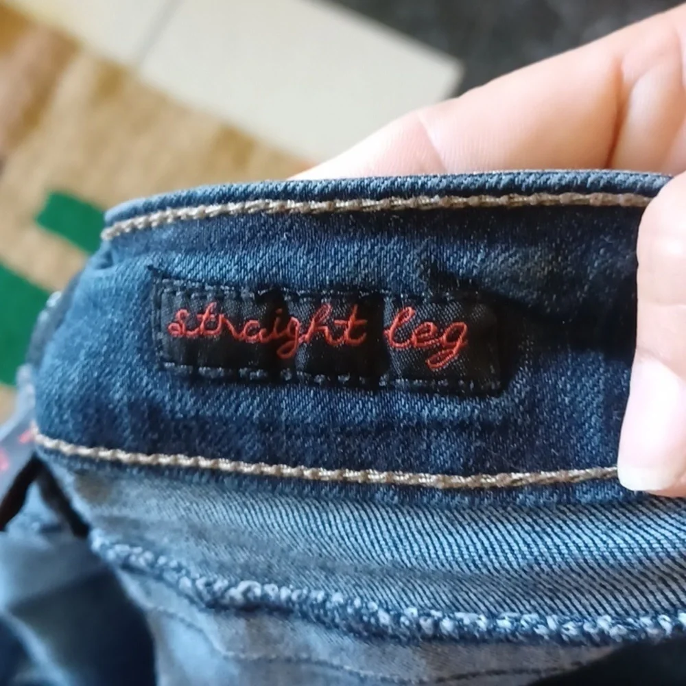 Earl Jeans questions leave